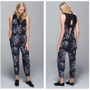 LIKE NEW Lululemon garden party onesie size 6